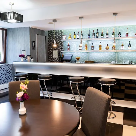 Parliament Hotel 4*