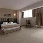 Parliament 4*