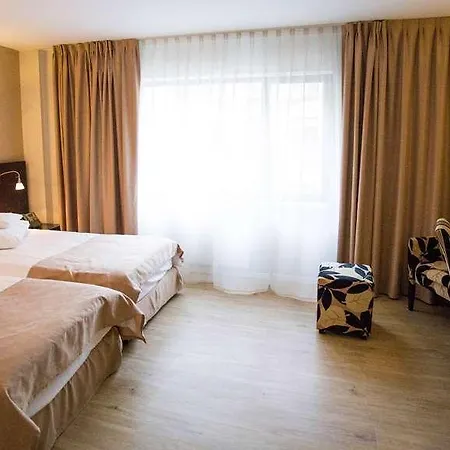 Hotel Parliament 4*