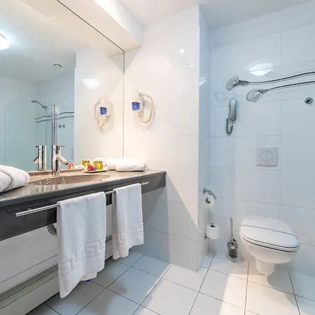 Hotel Parliament 4*