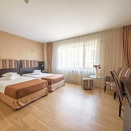 Hotel Parliament 4*