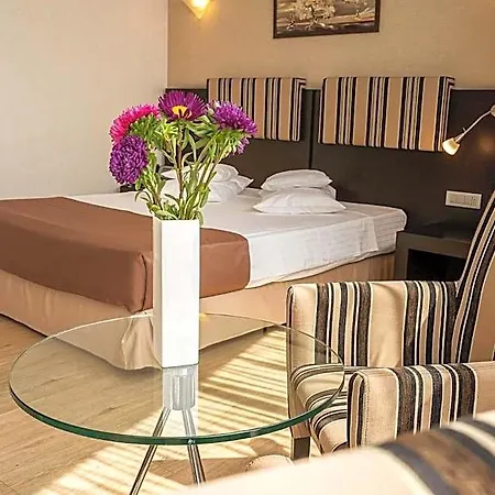 Parliament Hotel 4*