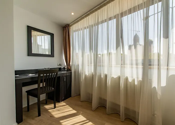 Parliament ホテル