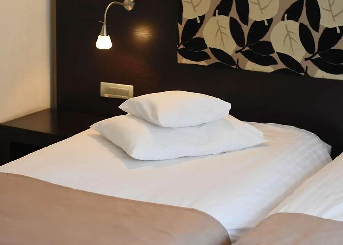 Parliament ホテル