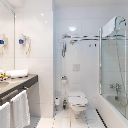 Parliament ホテル 4*