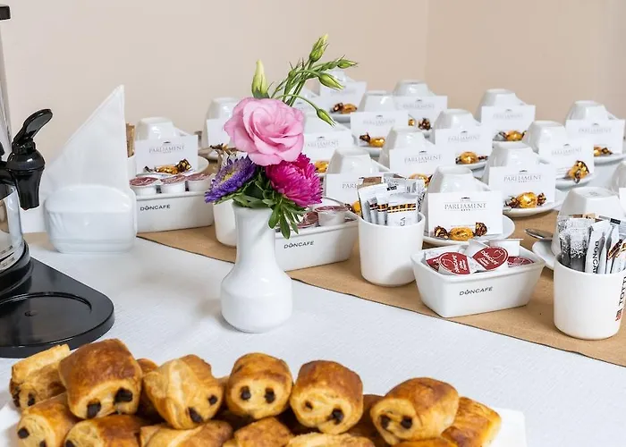 Parliament Готель